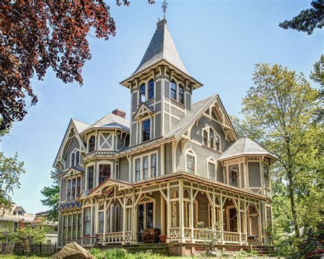 Historical homes - Jan 10, 2022 · In the Northeast, First Period homes are closely related to the postmedieval domestic buildings that European settlers built back in England. “First Period Home is a vague term most often ...